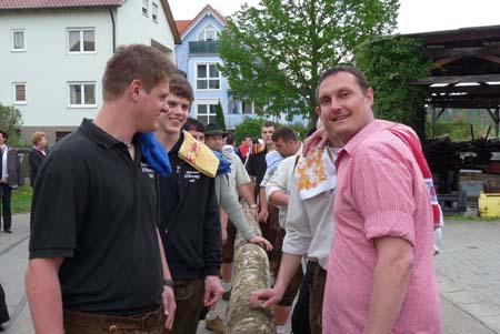 2010-05-01-16-28 Maibaum 015