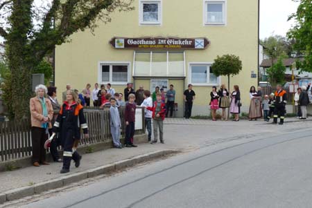 2010-05-01-16-33 Maibaum 028